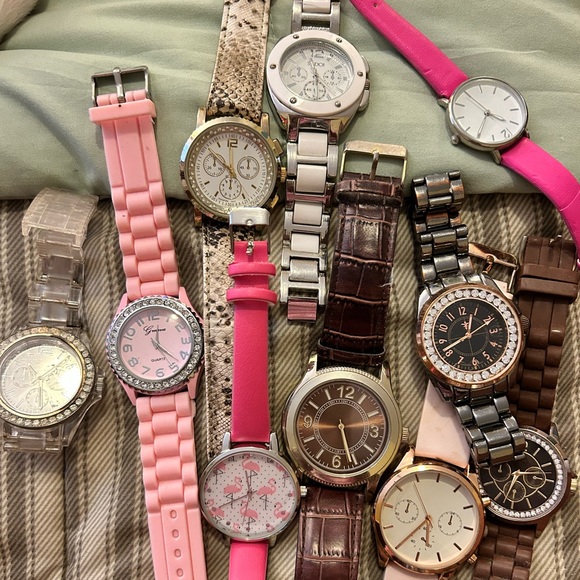 Fashion Watches - Picture 1 of 5